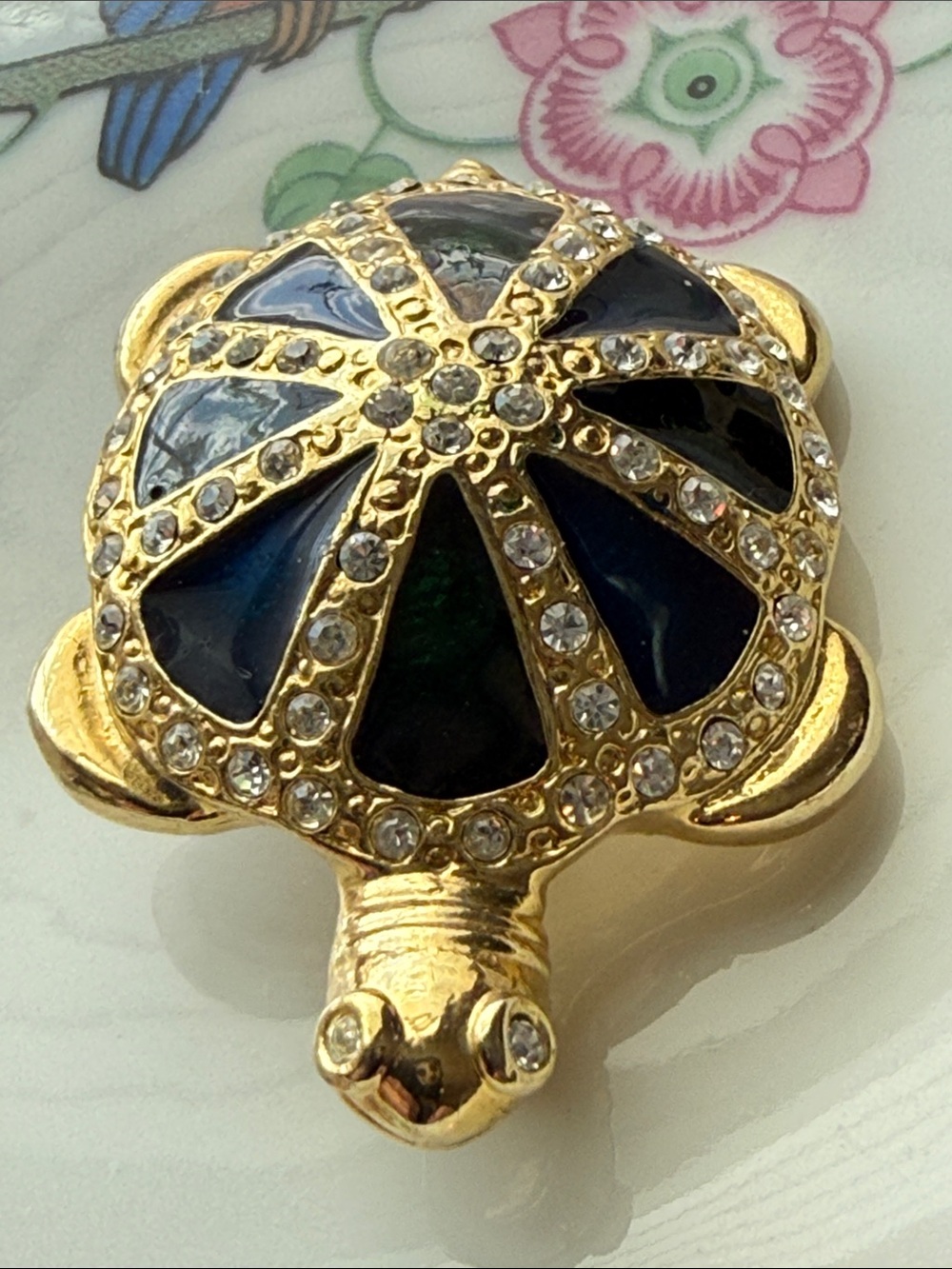 Gold Turtle Brooch Dark Blue Enamel & Green and Rhinestones pin unsigned ⭐️